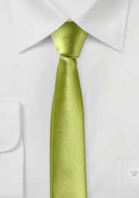 Extra schmal geformte Krawatte grün