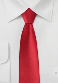 Schmale, rote Krawatte aus Mikrofaser