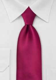 Krawatte in weinrot