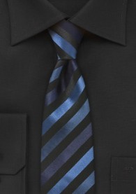 Schmale Krawatte hippes Streifendesign...