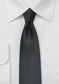 Krawatte einfarbig asphaltschwarz schmal geformt