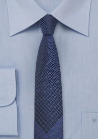 Krawatte schmal geformt  lineares Dessin