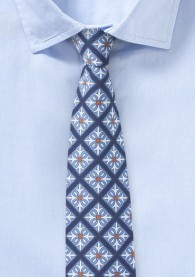 Himmelblaue Krawatte mit rautiertem Kachel-Muster